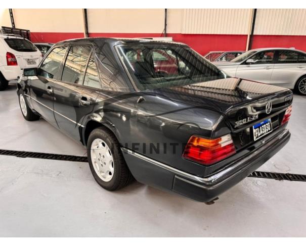 Foto de MERCEDES BENZ 300E 1989/1990