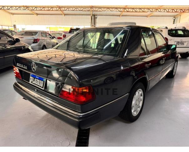 Foto de MERCEDES BENZ 300E 1989/1990