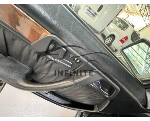 Foto de MERCEDES BENZ 300E 1989/1990