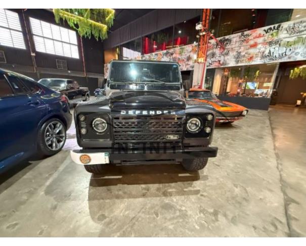 Foto de DEFENDER 2001