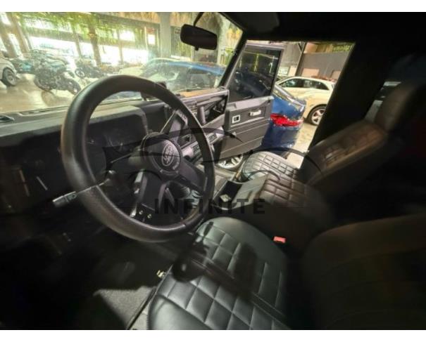 Foto de DEFENDER 2001