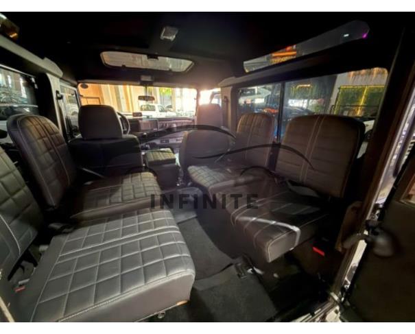Foto de DEFENDER 2001